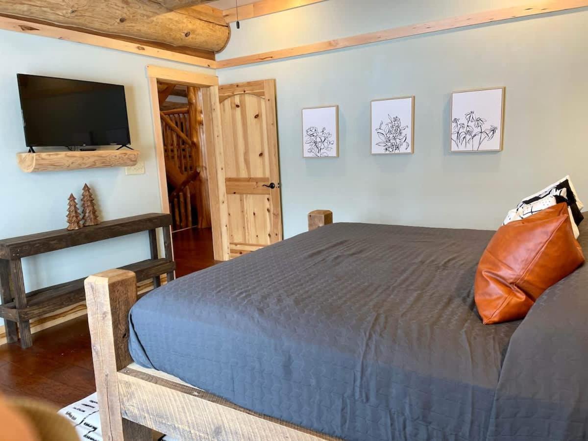 Stunning Log Cabin Getaway At The Hannu Haus 아이언우드 외부 사진