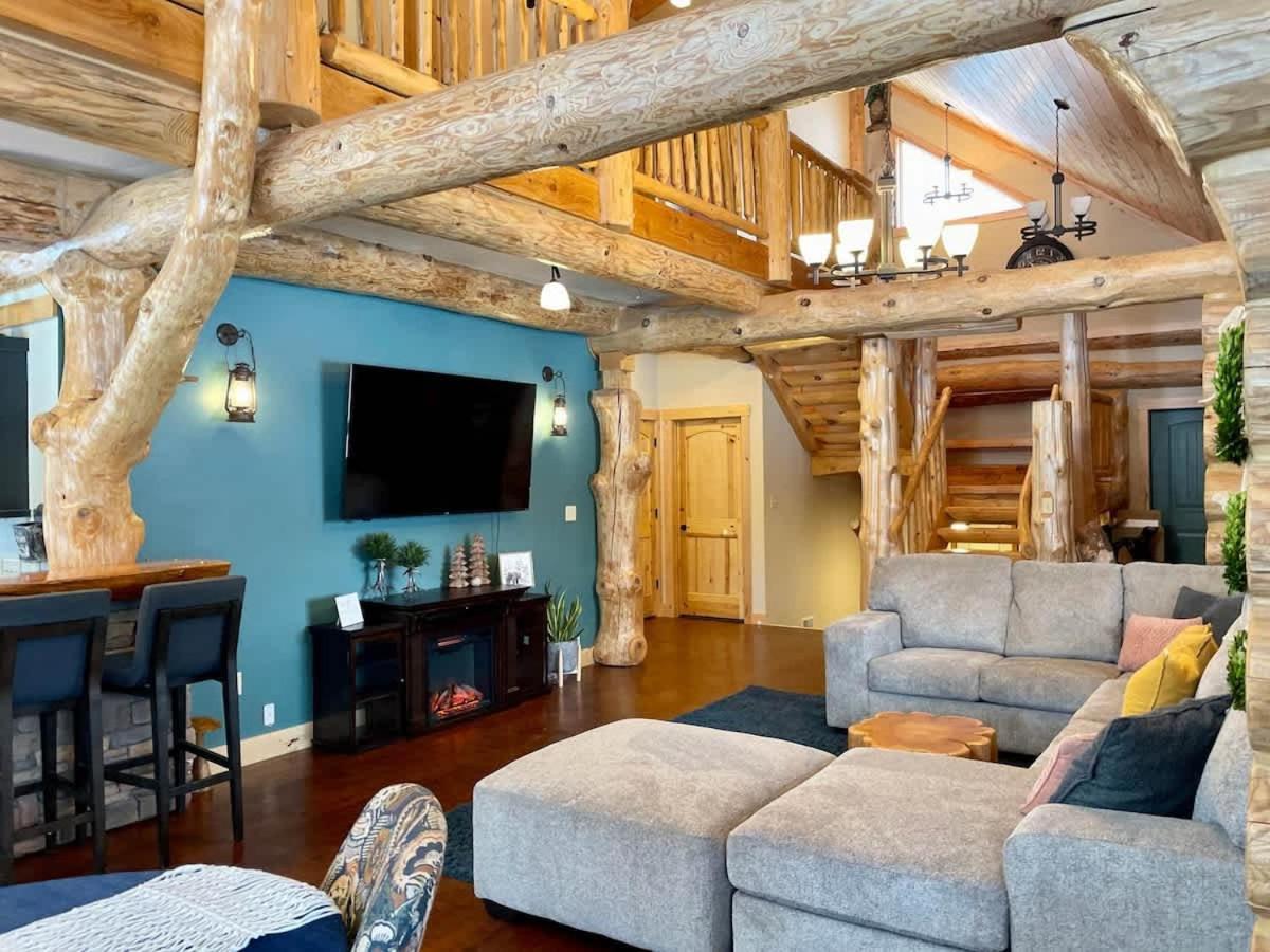 Stunning Log Cabin Getaway At The Hannu Haus 아이언우드 외부 사진