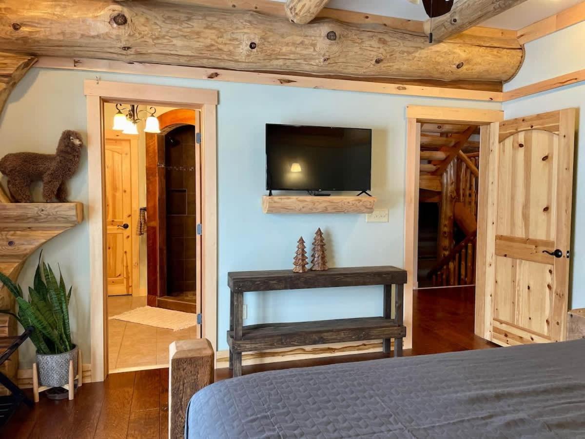 Stunning Log Cabin Getaway At The Hannu Haus 아이언우드 외부 사진